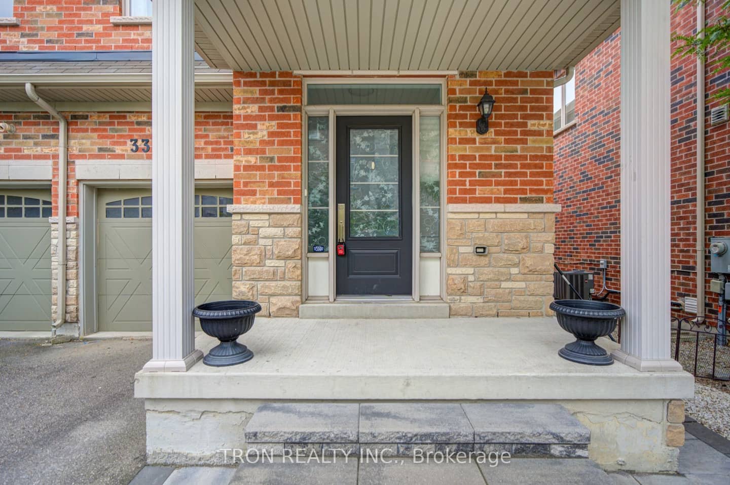 33 Mazarine Lane, Richmond Hill, ON L4S 0G2