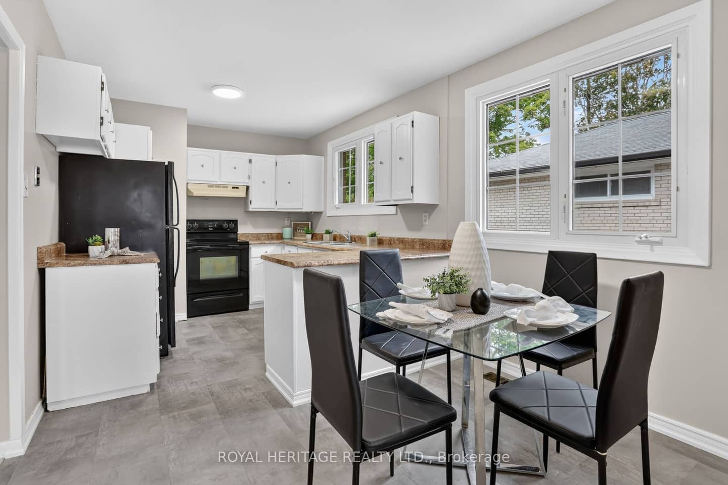 914 Donovan Crescent, Whitby, ON L1N 3G3
