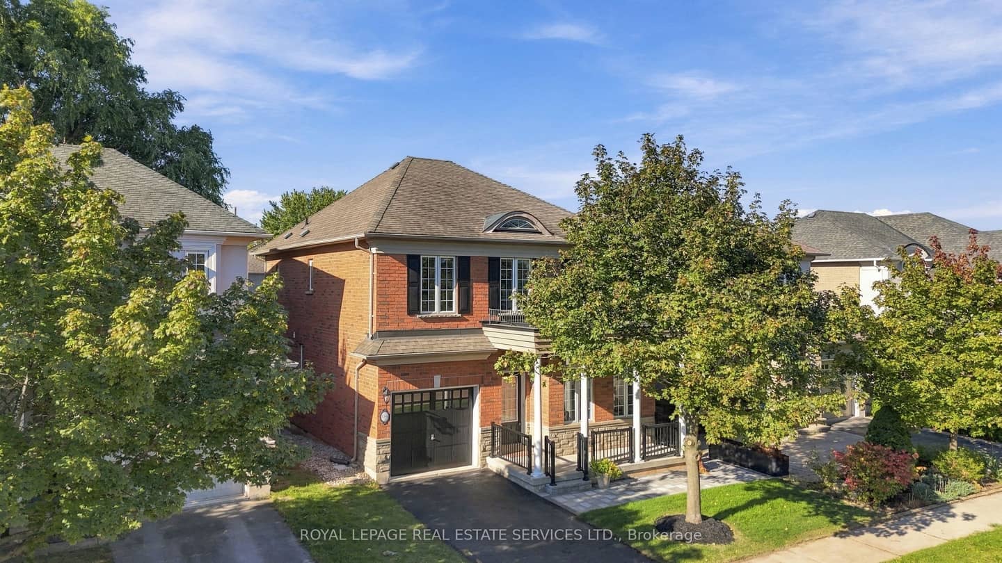 3396 Hayhurst Crescent, Oakville, ON L6L 6W9