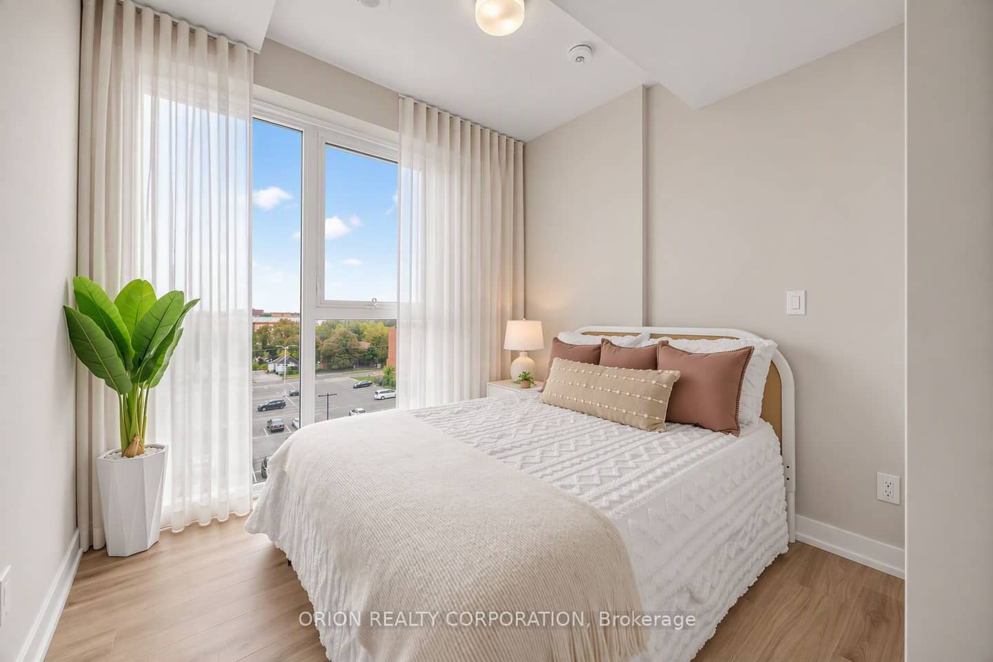 201 Brock Street S 441, Whitby, ON L1N 0P8