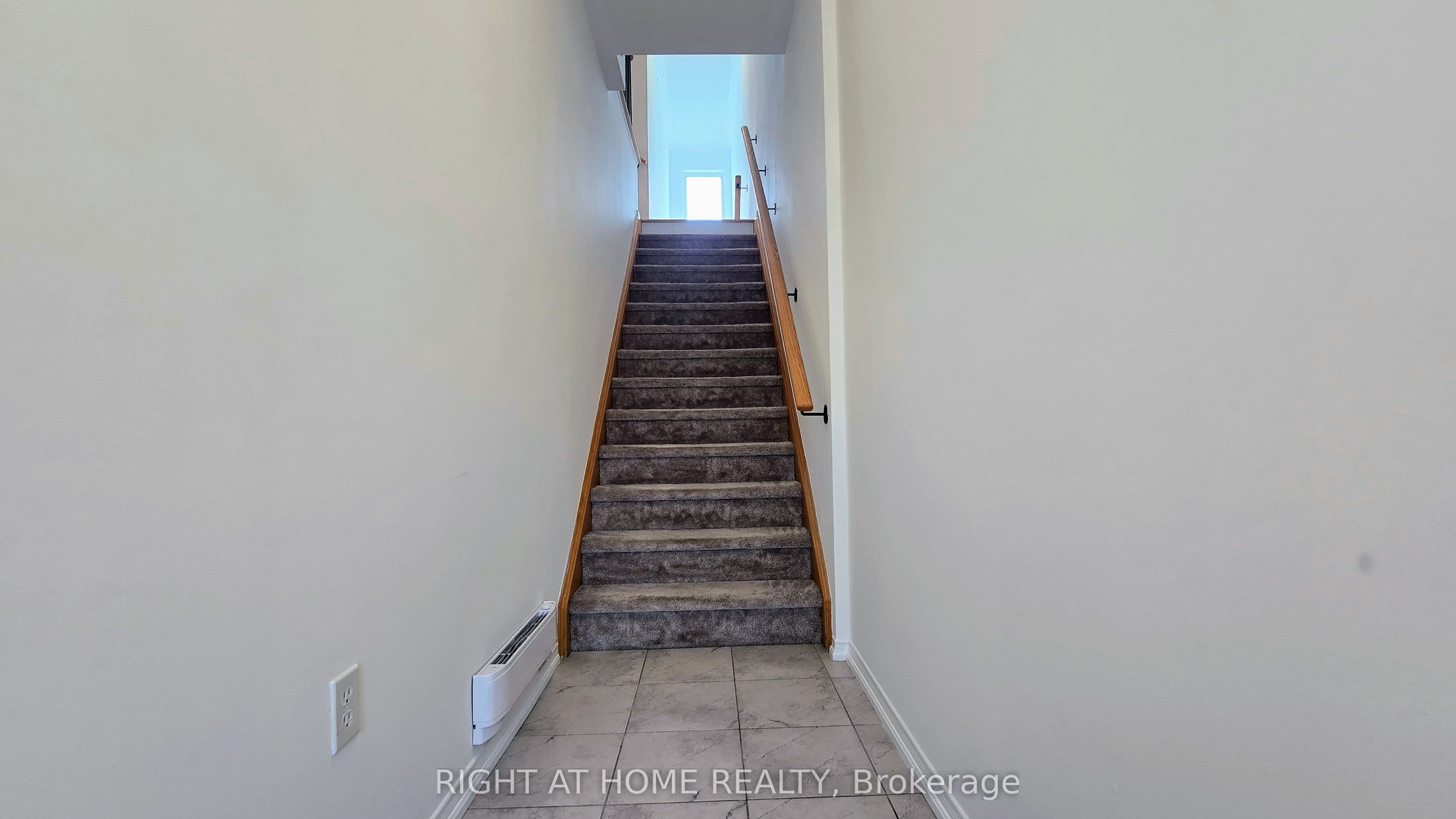 2358 Chevron Prince Path 341, Oshawa, ON L1L 0K9