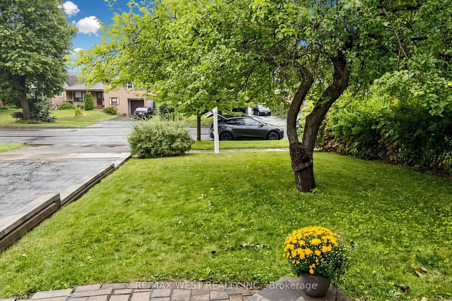 424 Brimorton Drive, Toronto, ON M1H 2E5