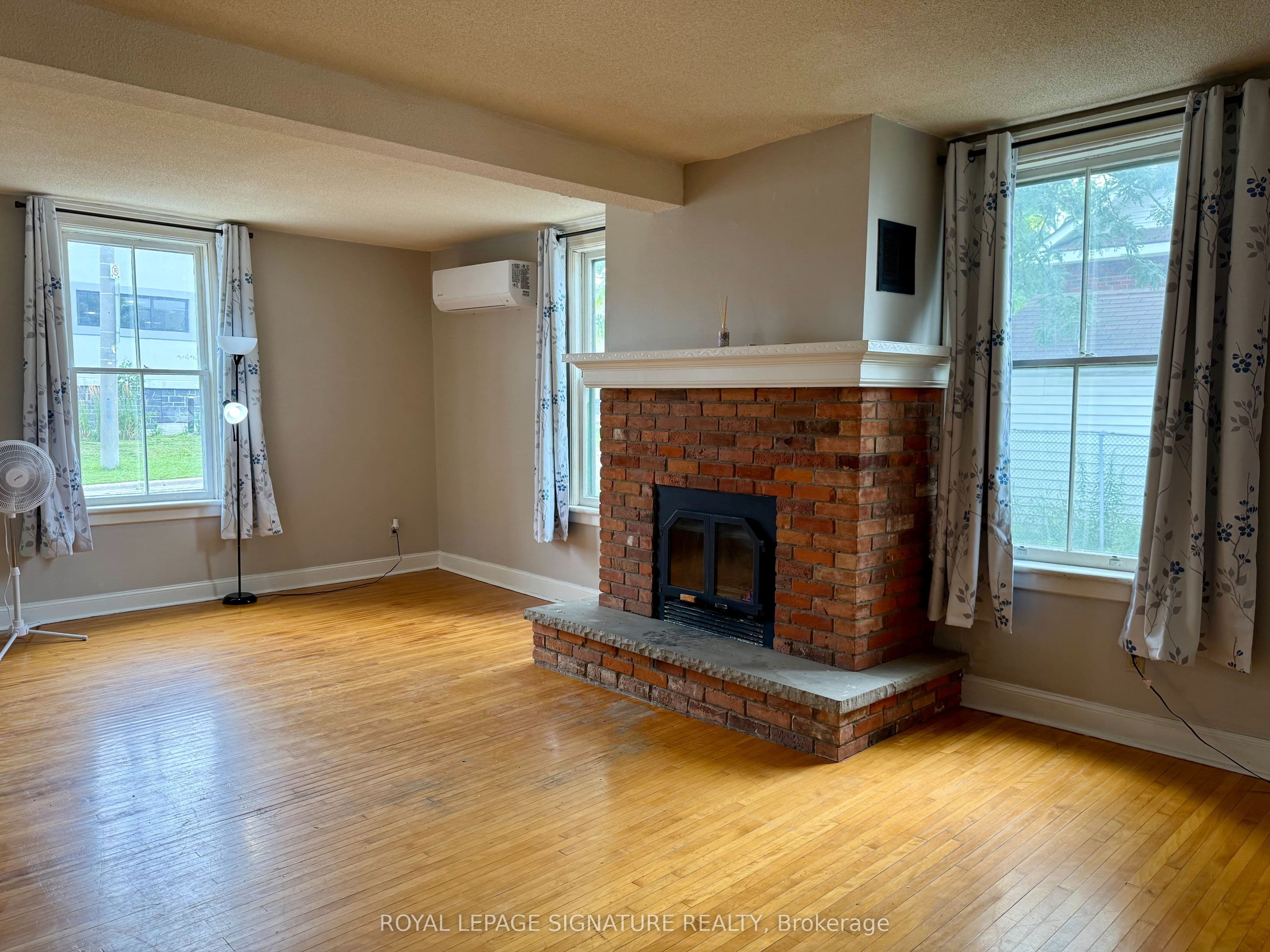 12 Hemlock Avenue, Oshawa, ON L1H 1Y7