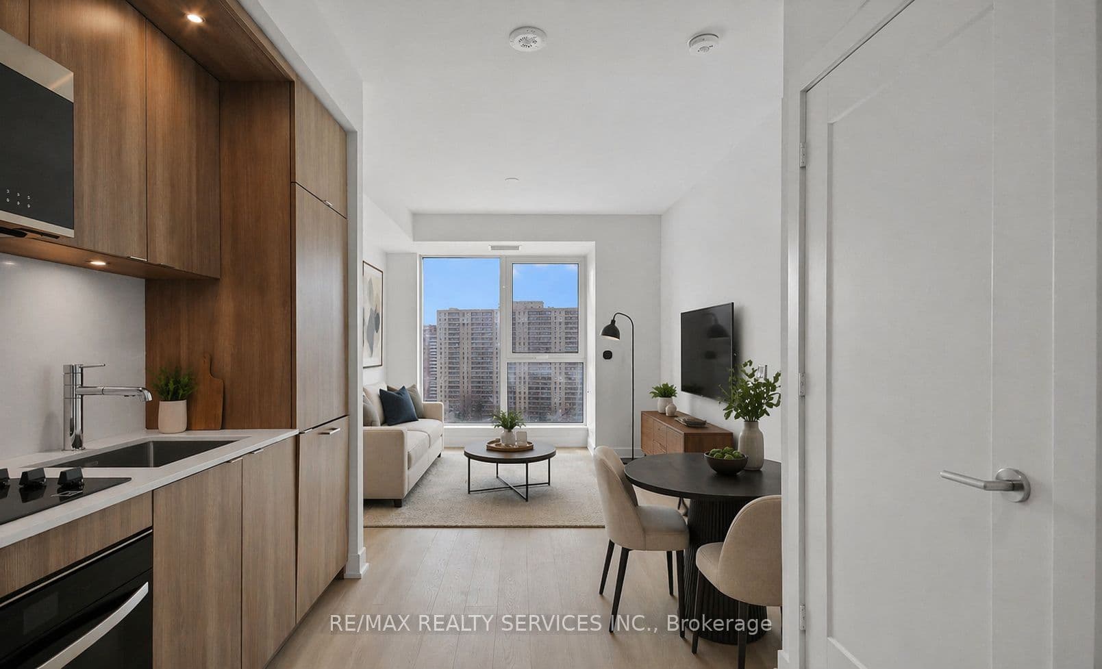 60 Central Park Road Way 1405, Toronto, ON M9A 3K1