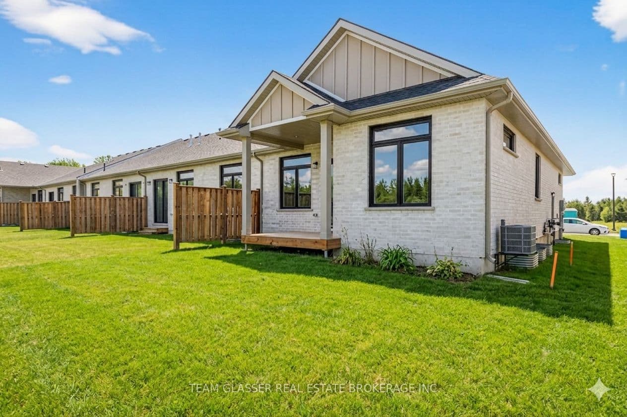 32 Dearing Drive, South Huron, ON N0M 1T0