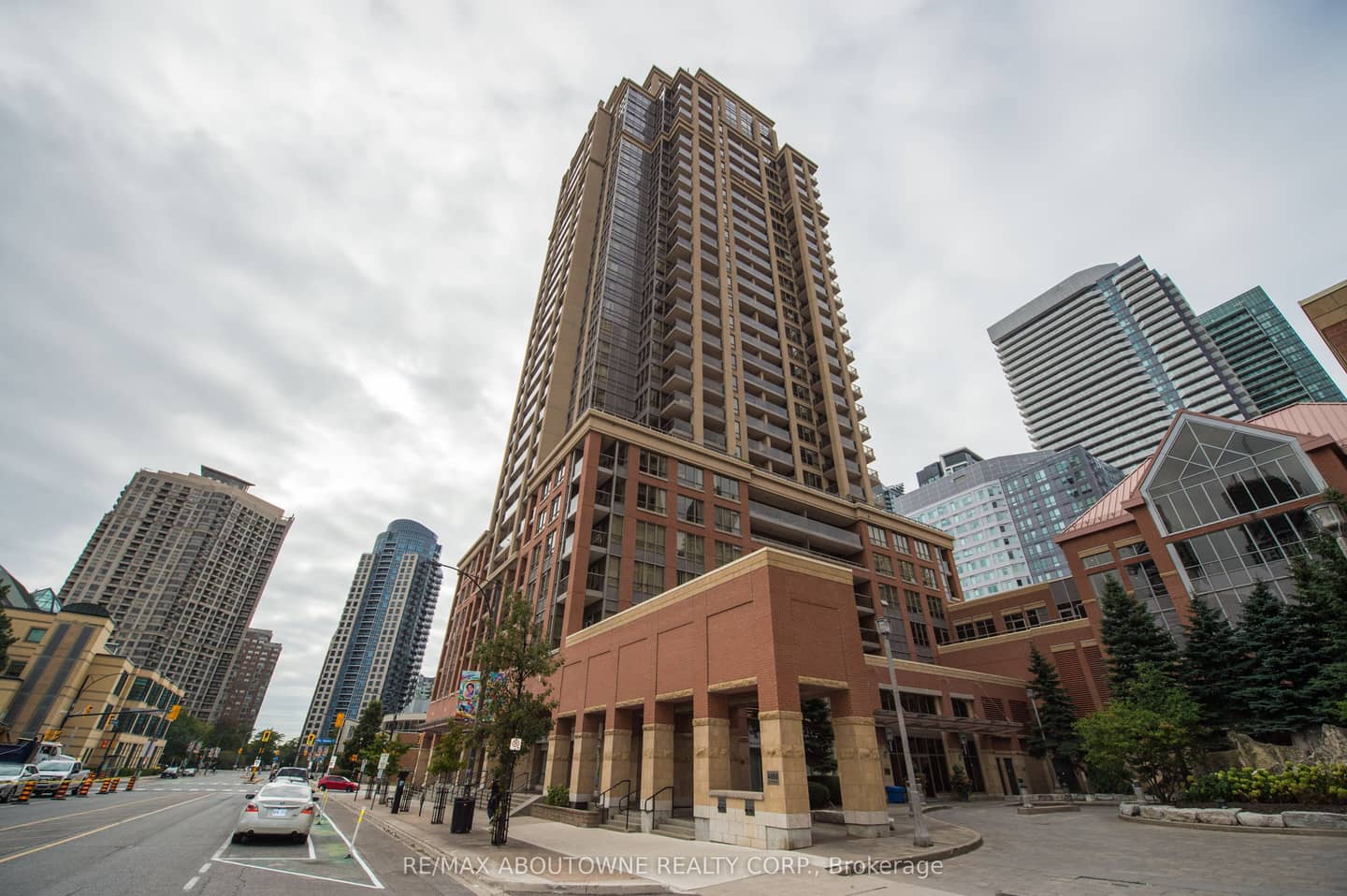 4080 Living Arts Drive 412, Mississauga, ON L5B 4N3