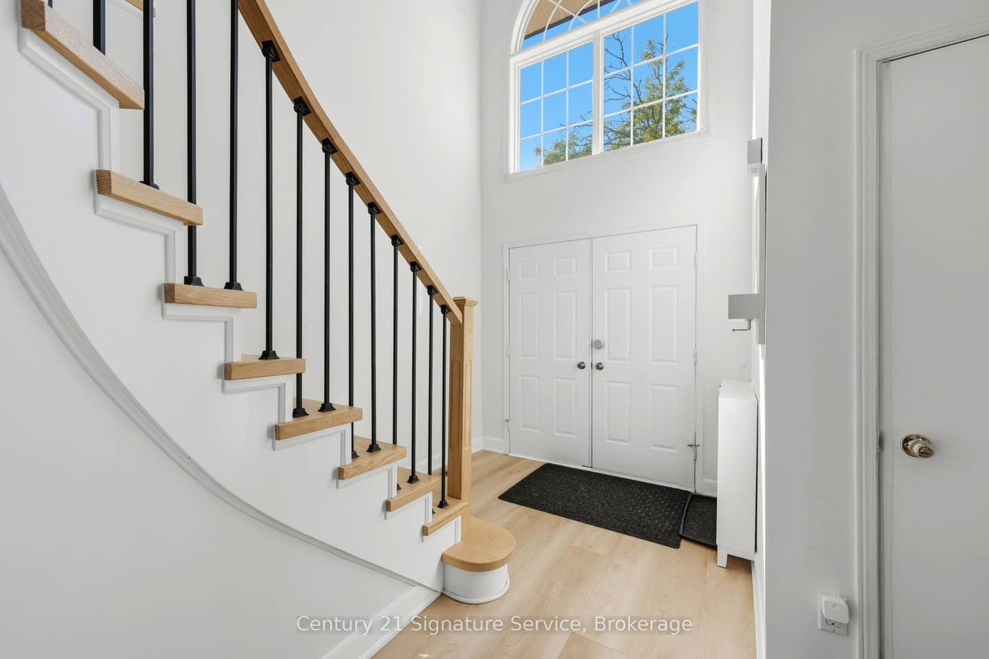 500 Silverthorne Crescent 8, Mississauga, ON L5R 1W3