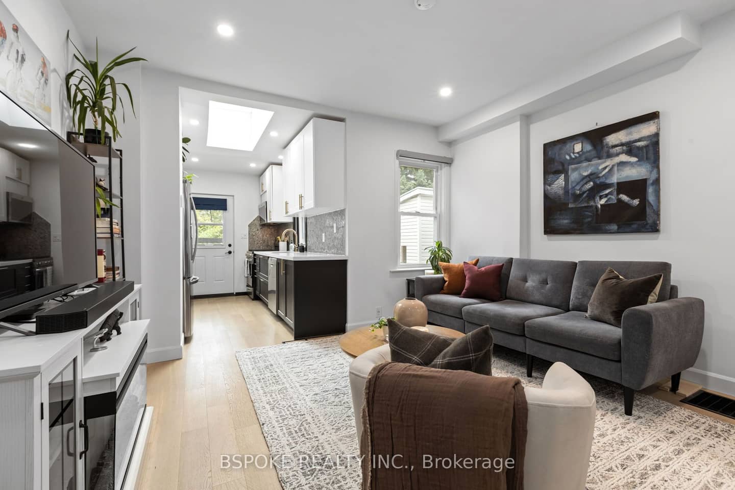 546 Main Street, Toronto, ON M4C 4Y4