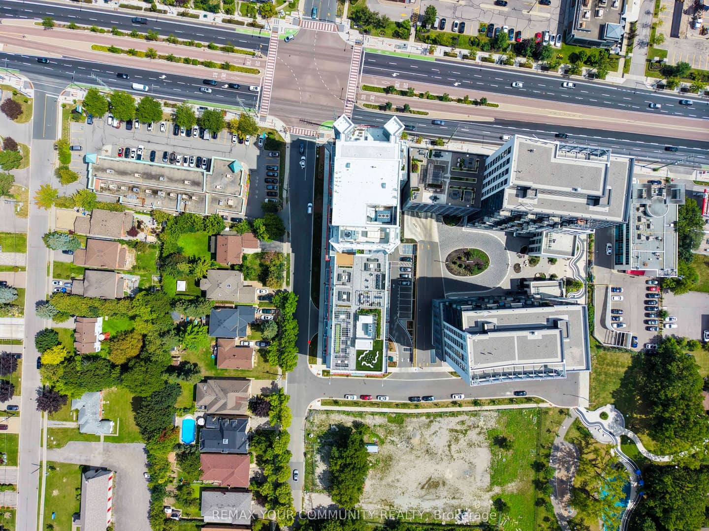 8888 Yonge Street 322, Richmond Hill, ON L4C 6Z1