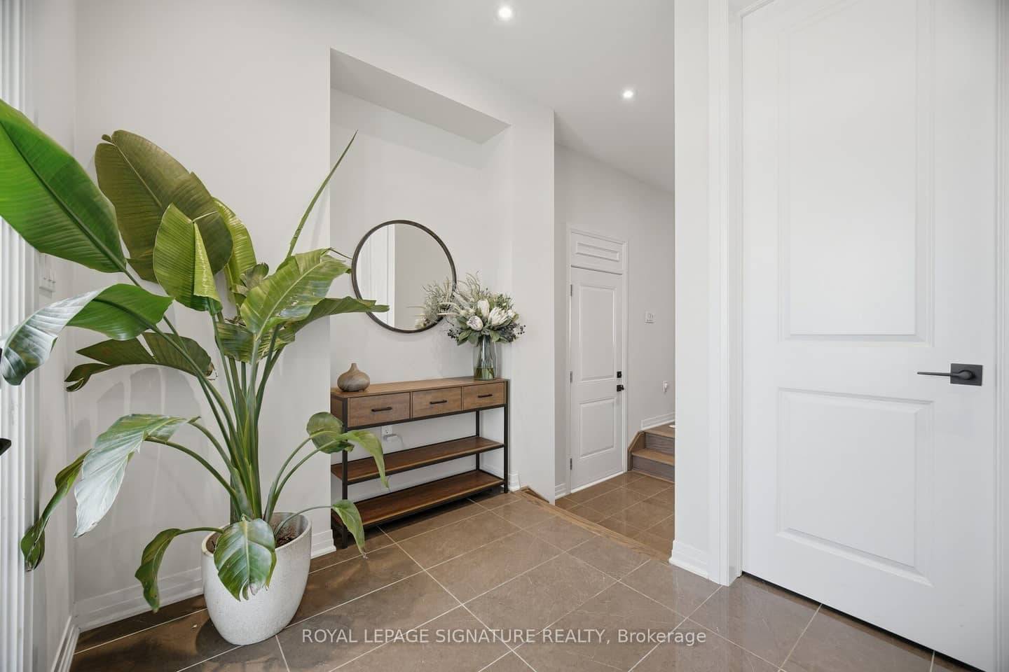 94 Settlers Road E, Oakville, ON L6H 7W5