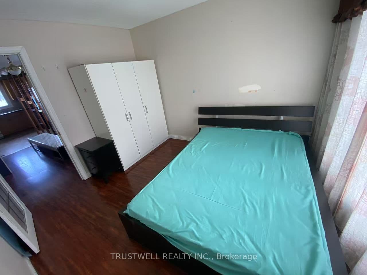 9 Whistling Hills Drive, Toronto, ON M1V 2B6