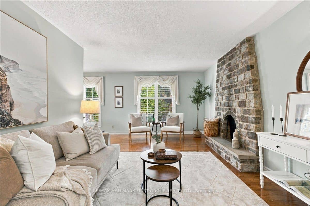 809 Bem Avenue, Pickering, ON L1W 1X2