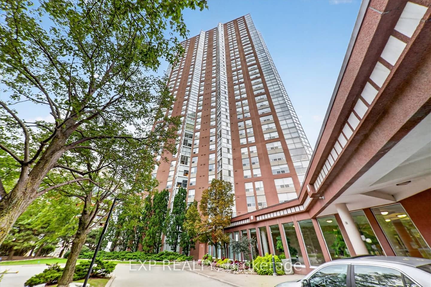 7 Concorde Place 2204, Toronto, ON M3C 3N4