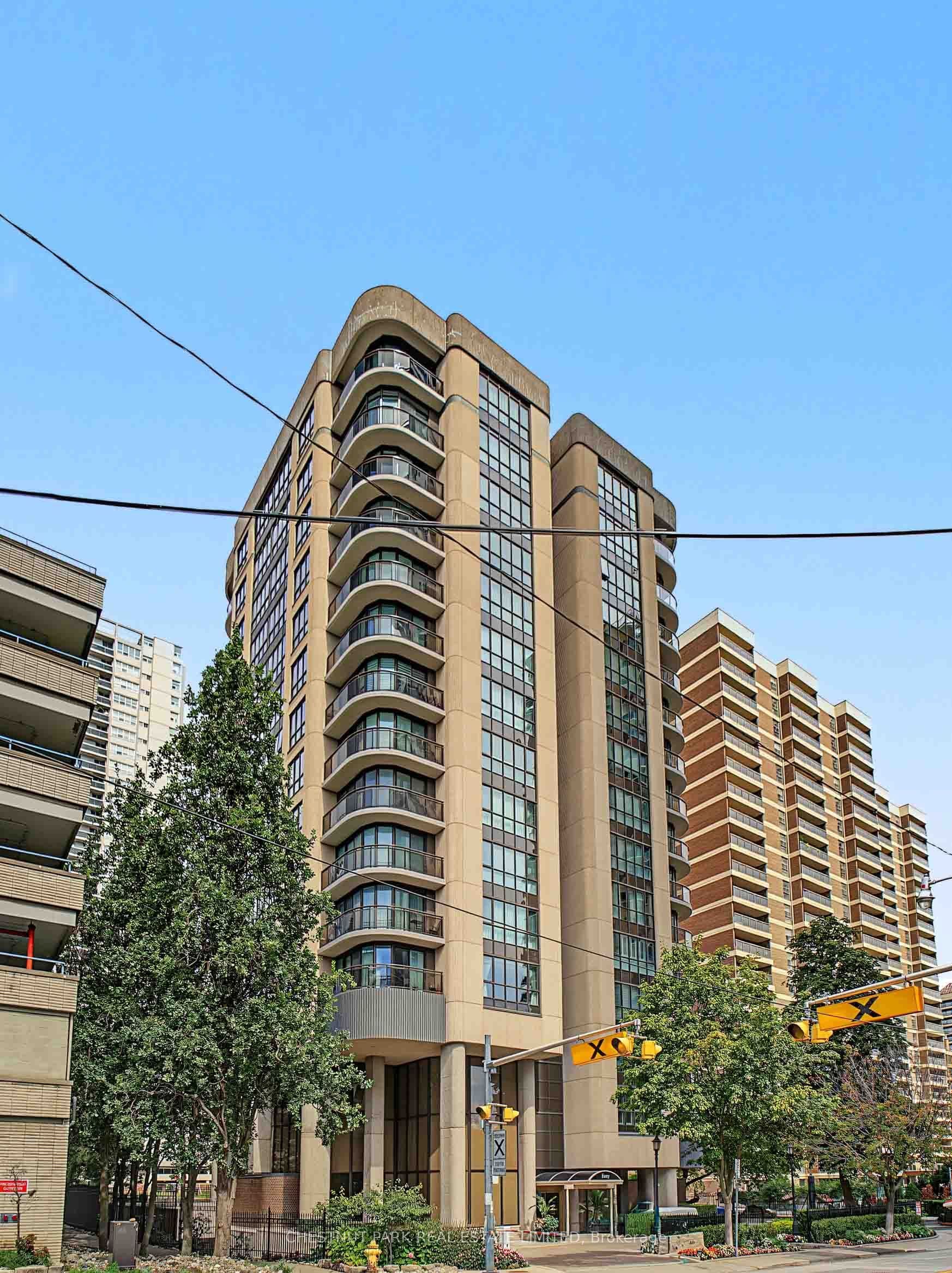 40 Rosehill Road 201, Toronto, ON M4T 1G5