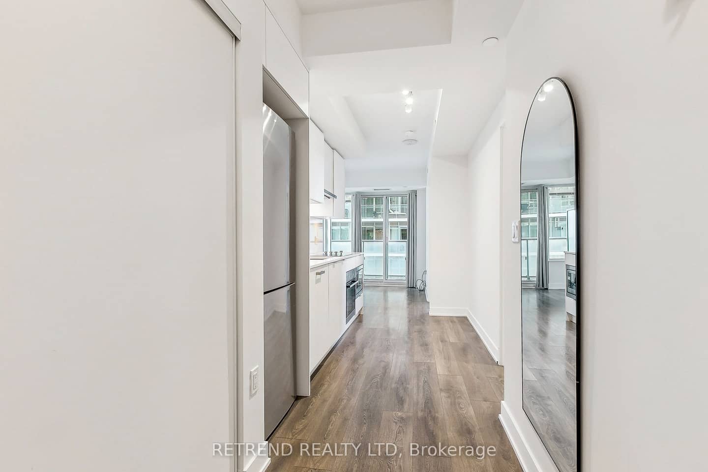 195 Redpath Avenue 1402, Toronto, ON M4P 0E4