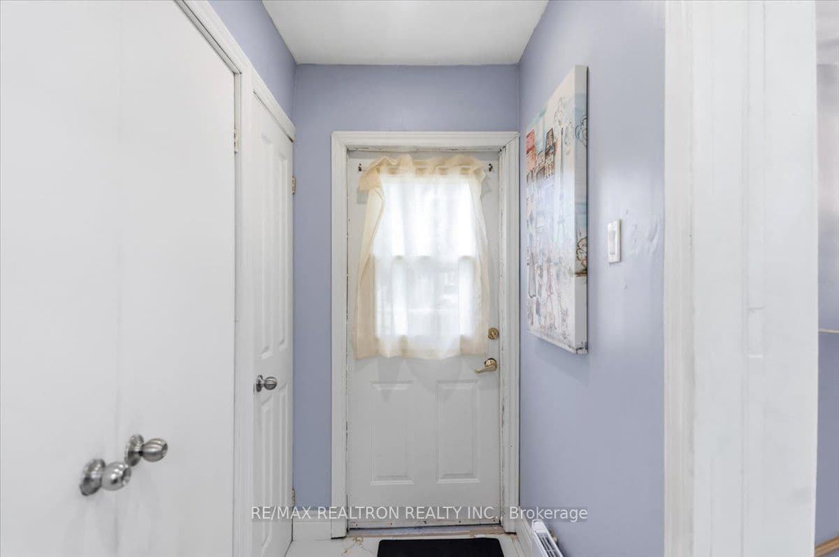 25 Simcoe Street, Orillia, ON L3W 1G5