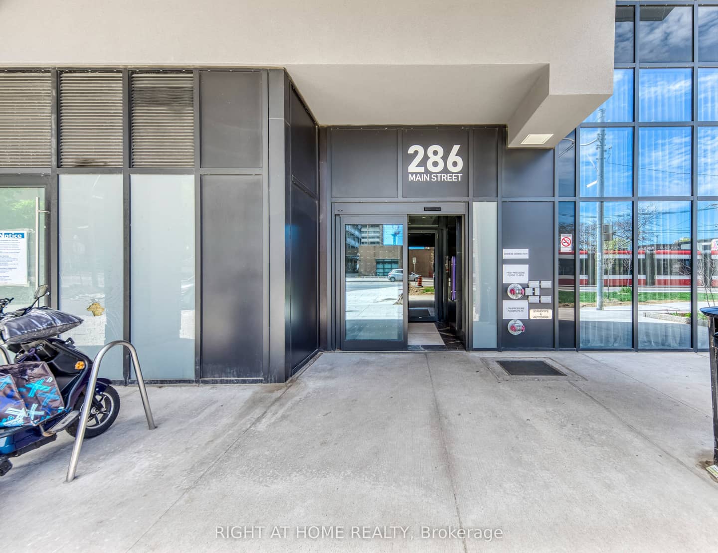 286 Main Street 619, Toronto, ON M4C 0B3
