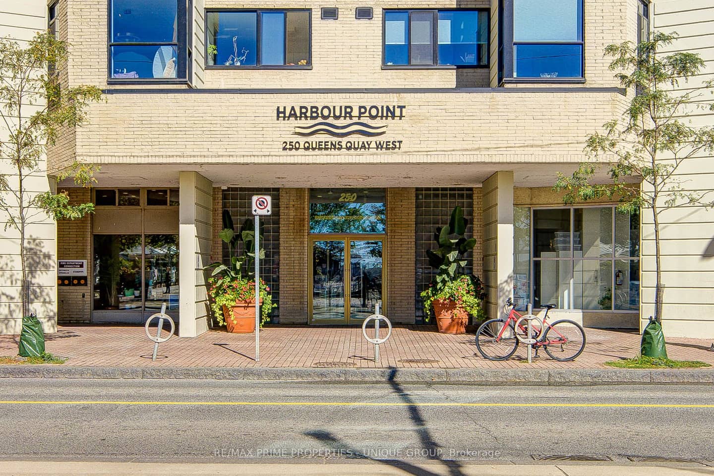 250 Queens Quay W 301, Toronto, ON M5J 2N2