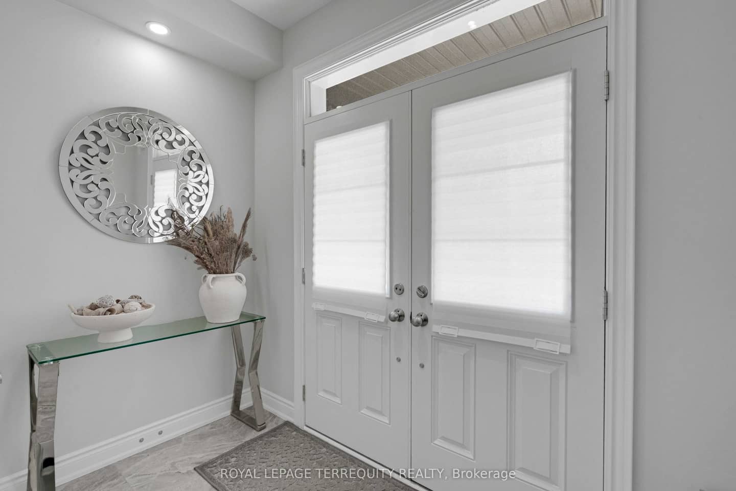 24 Hydrangea Hollow, East Gwillimbury, ON L9N 0T3