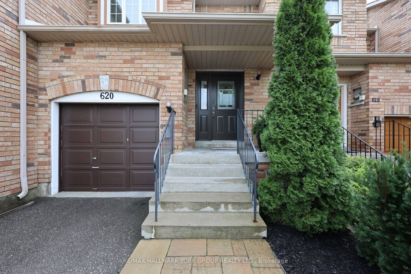 620 Bondi Avenue, Newmarket, ON L3Y 8S8