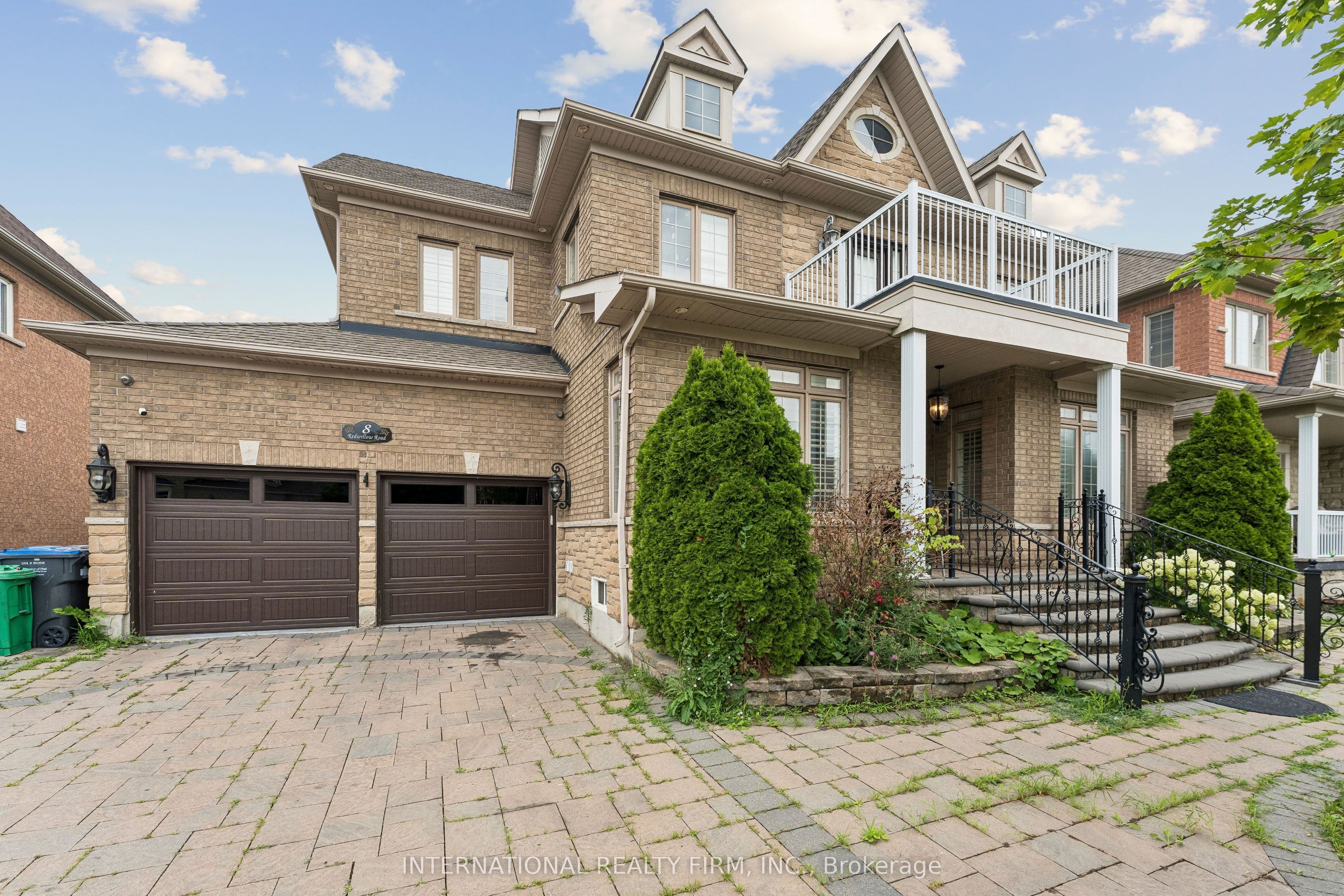 8 Redwillow Road, Brampton, ON L6P 2A3