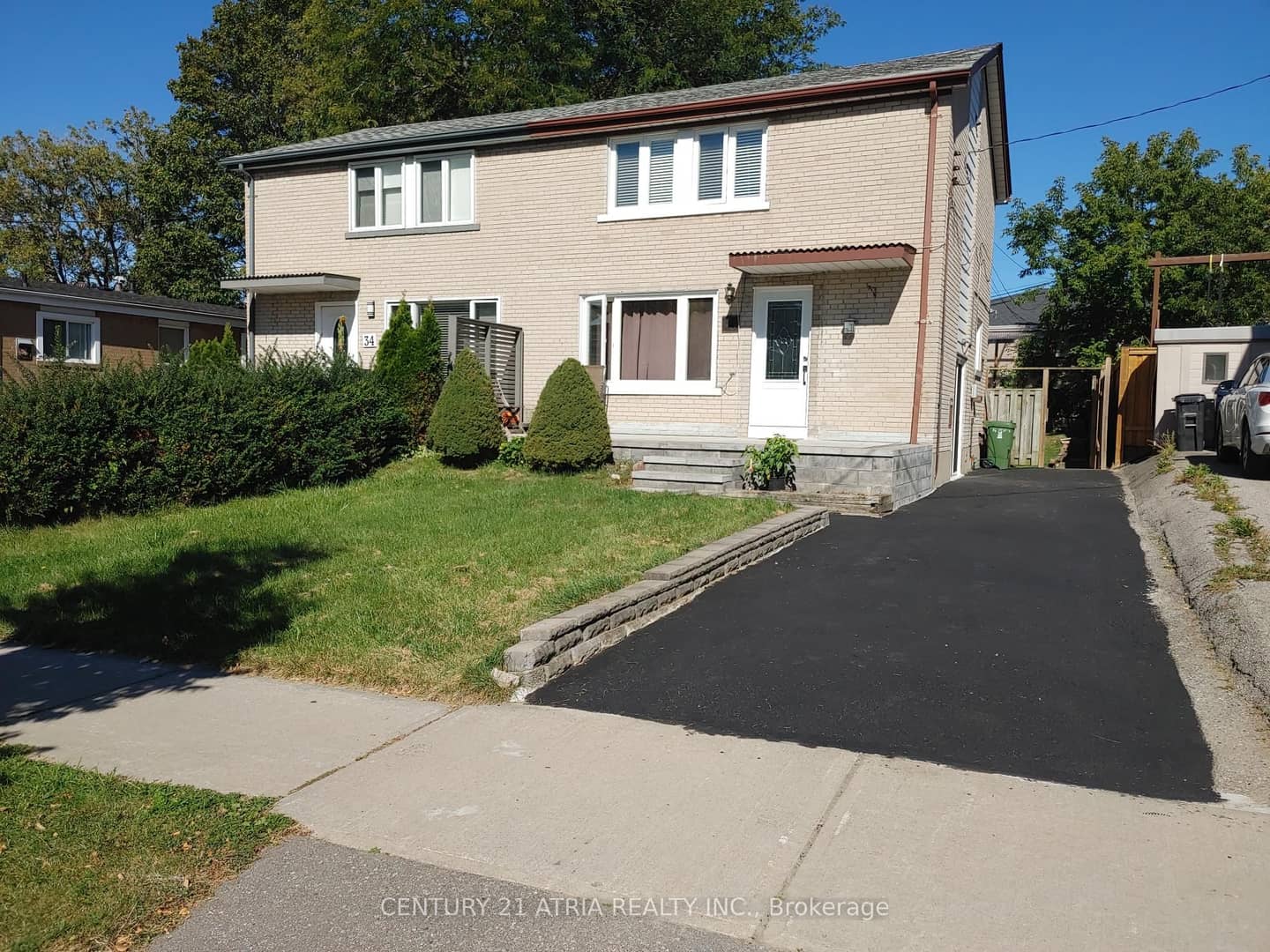 36 Chesapeake Avenue, Toronto, ON M1L 1T3