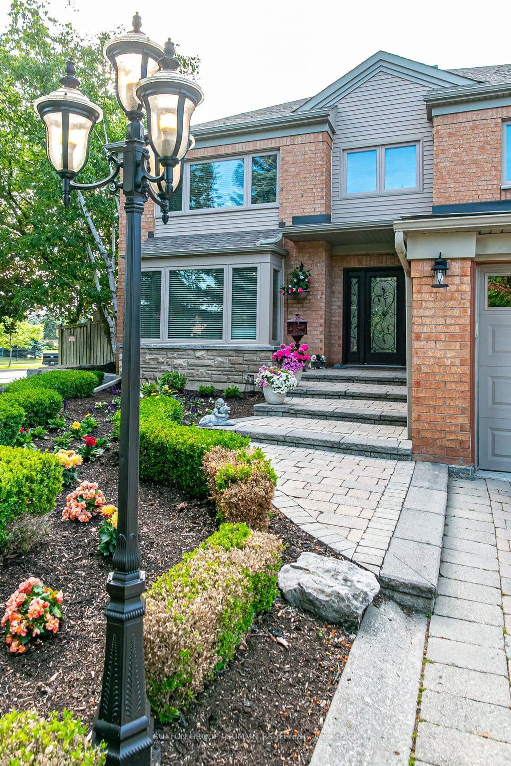 3739 St. Laurent Court, Mississauga, ON L5L 4T3