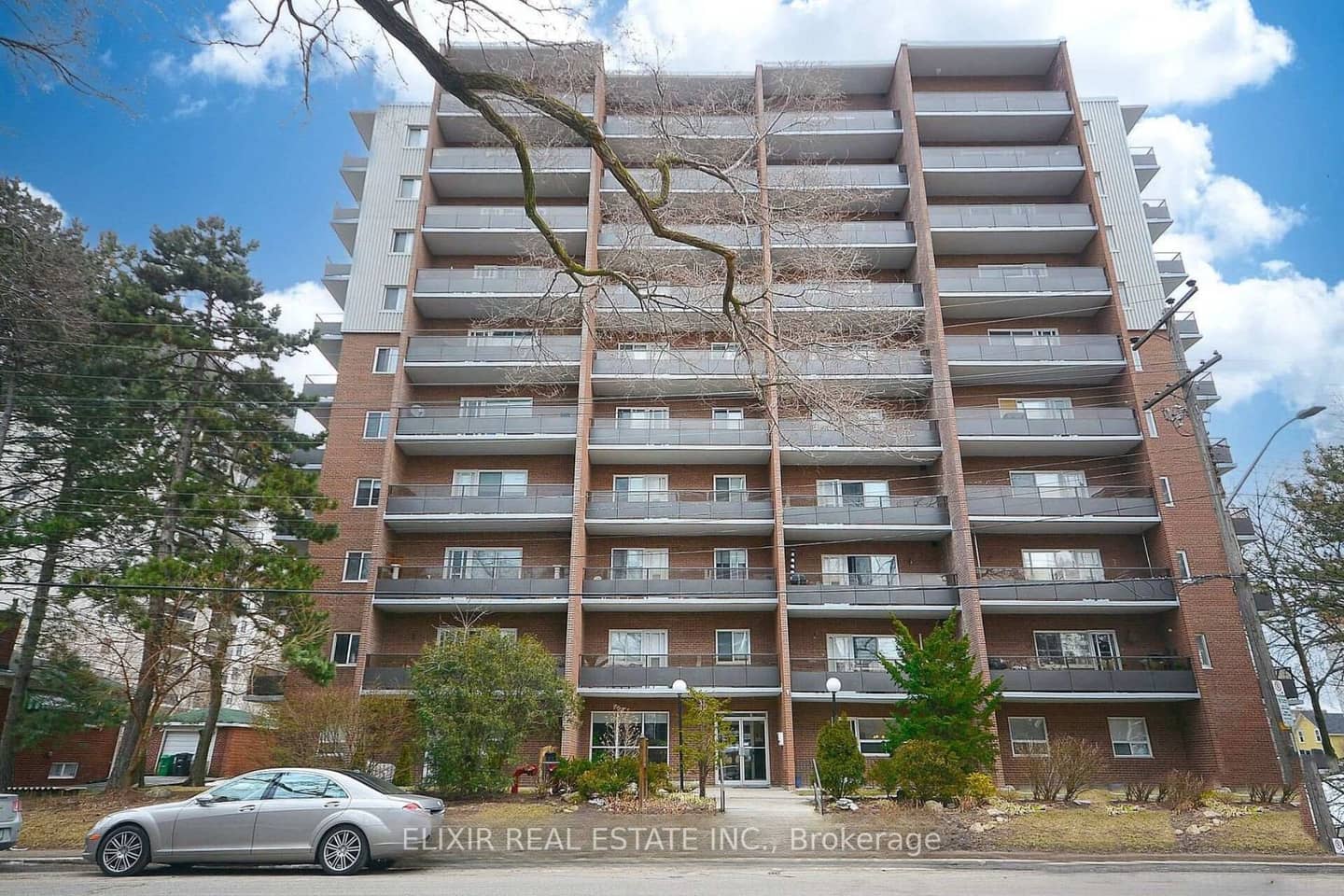 15 Elizabeth Street N 605, Mississauga, ON L5G 2Z3