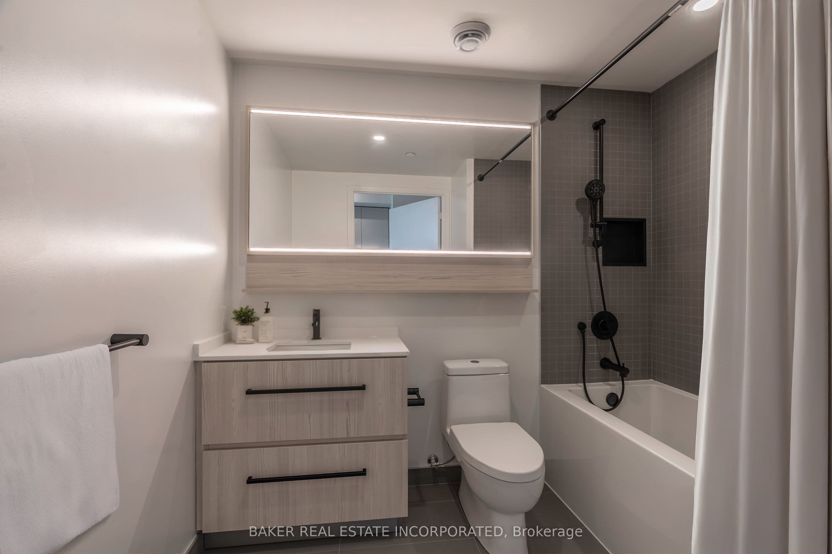 425 Front Street E 907, Toronto, ON M5A 0X2