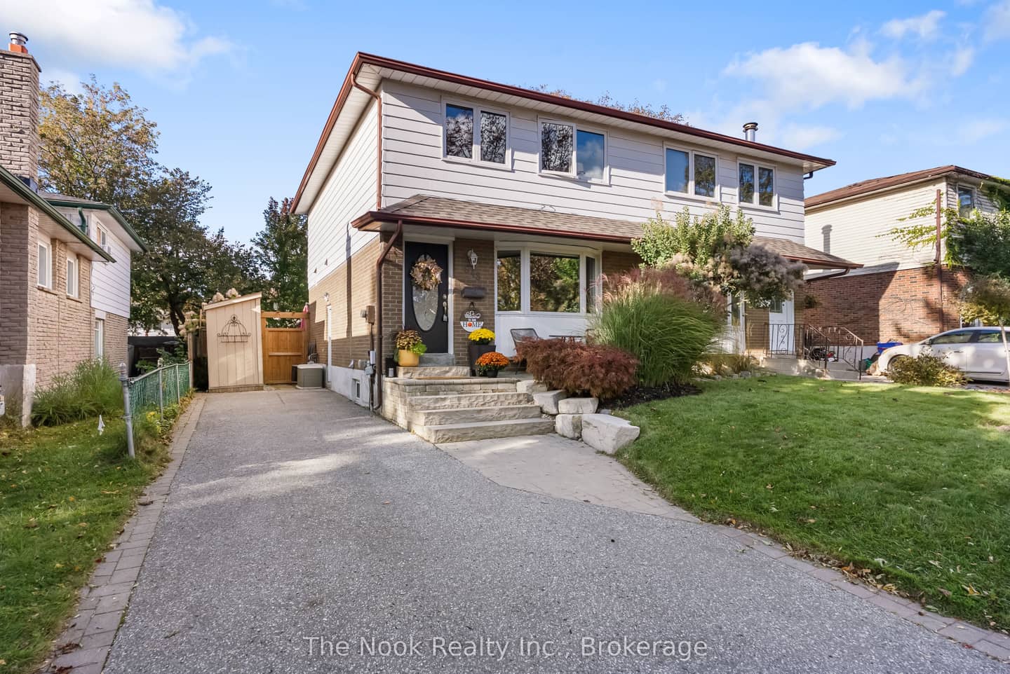 648 Berwick Crescent, Oshawa, ON L1J 3E7