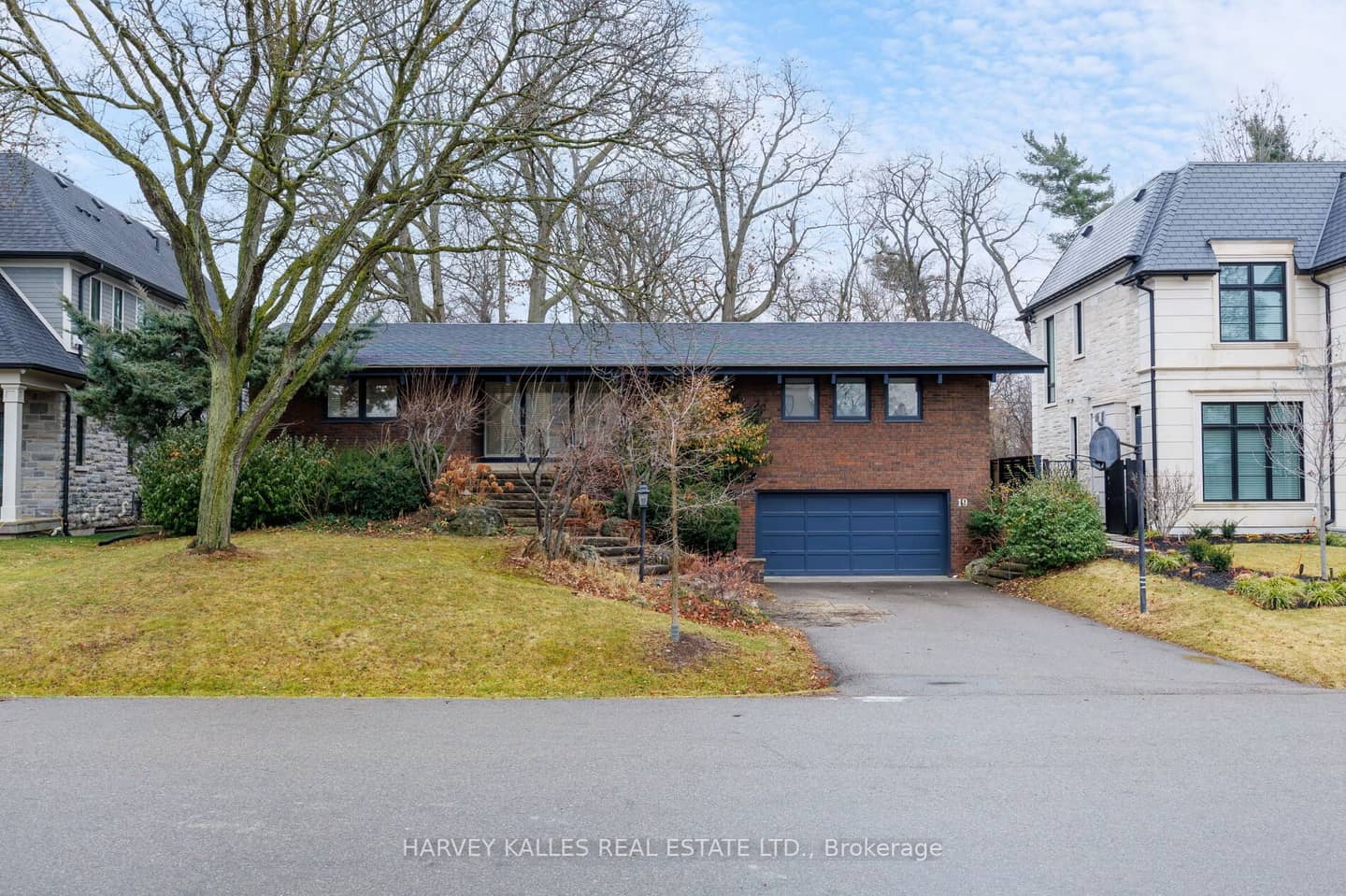 19 Blair Athol Crescent, Toronto, ON M9A 1X6