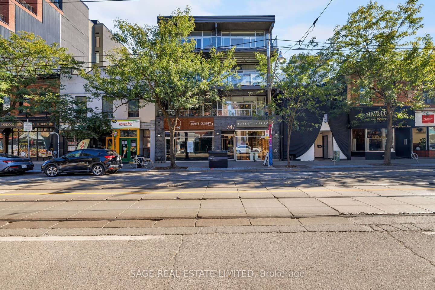 747 Queen Street E 401, Toronto, ON M4M 1H3