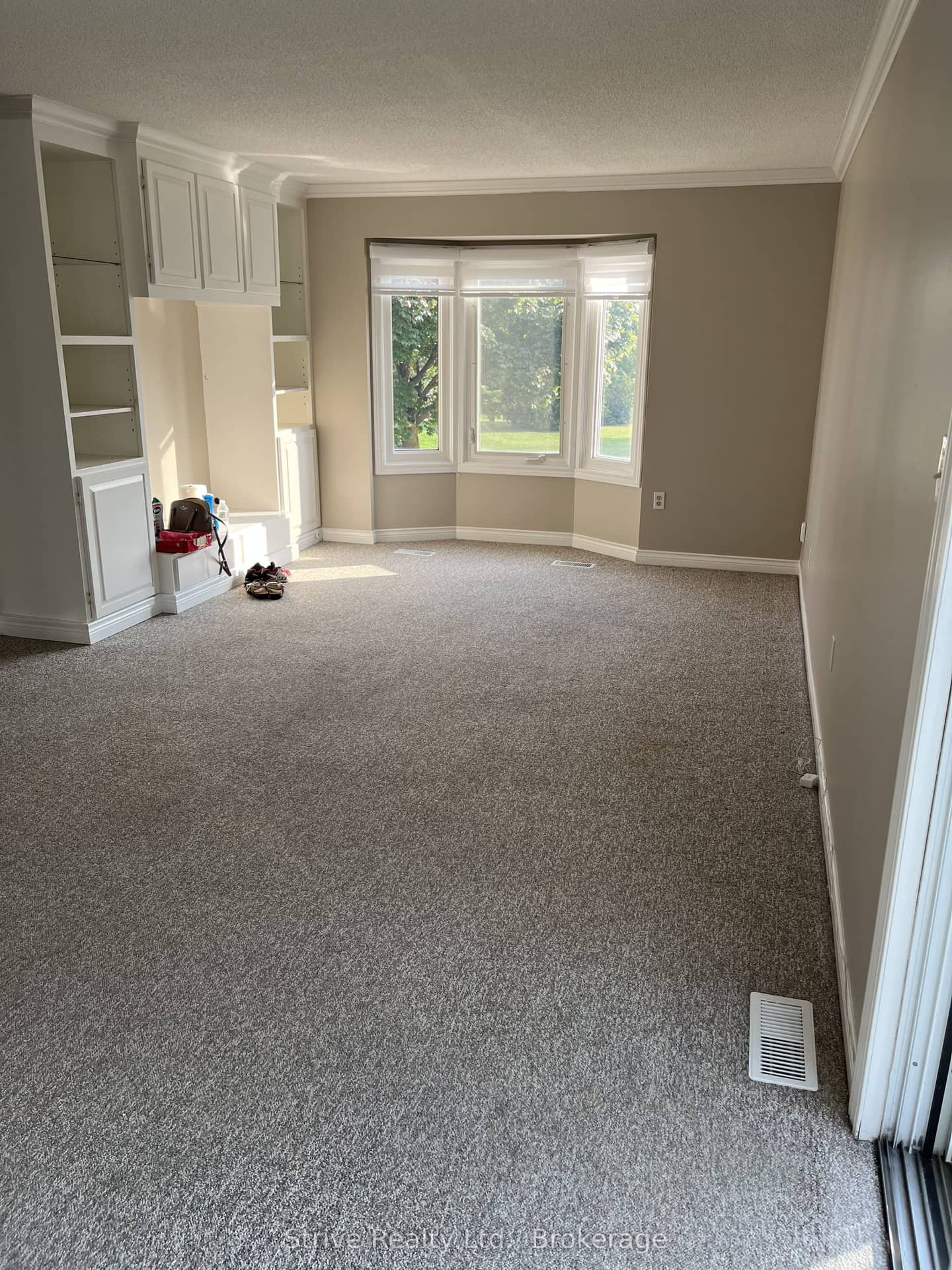 1013 Attersley Drive, Oshawa, ON L1K 2G9