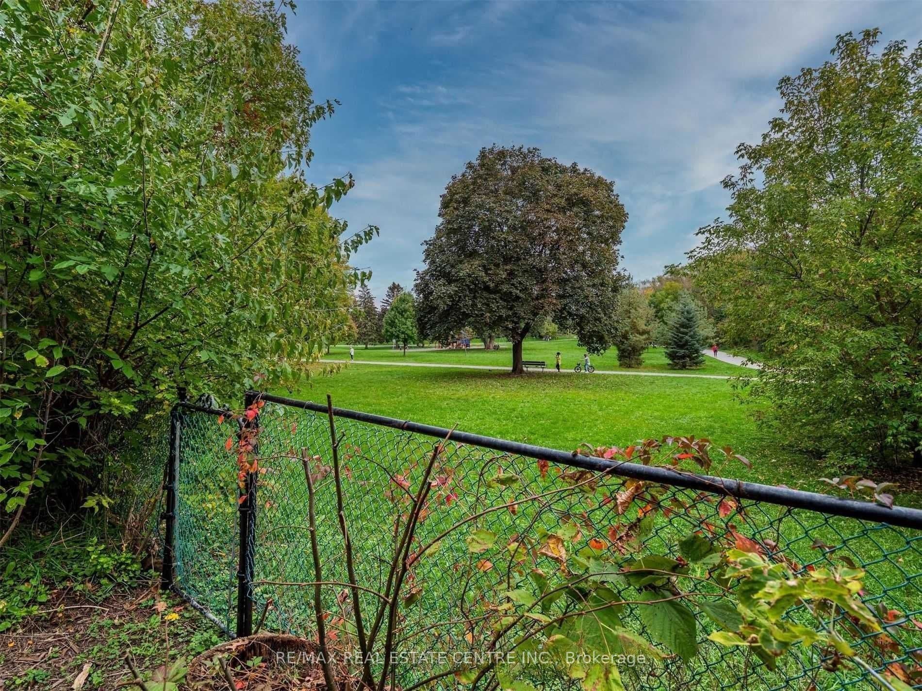 3574 Golden Orchard Drive, Mississauga, ON L4Y 3H8
