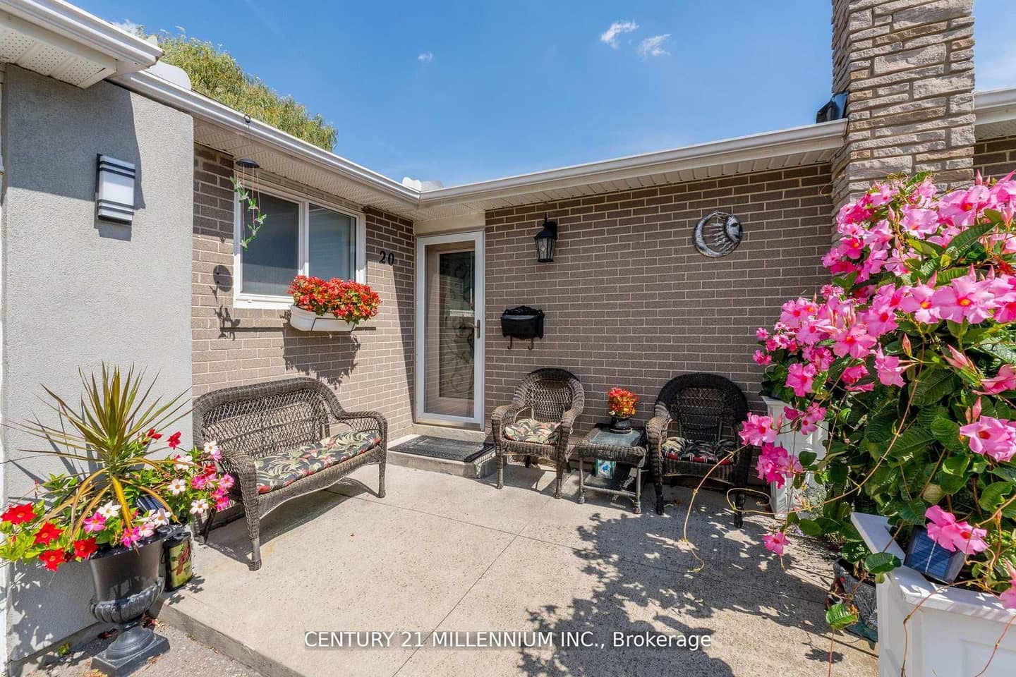 20 Dunblaine Crescent, Brampton, ON L6T 3H2