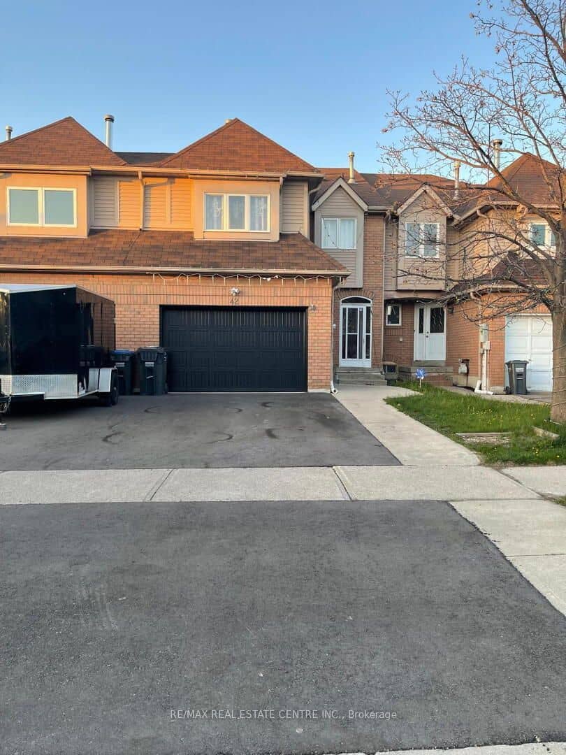 42 Wooliston Crescent, Brampton, ON L6Y 4J5