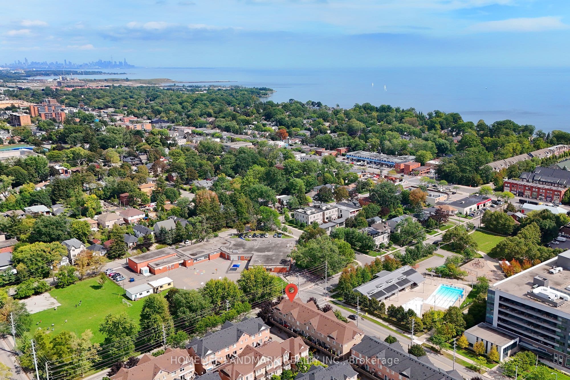 130 Park Street E 15, Mississauga, ON L5G 4W1