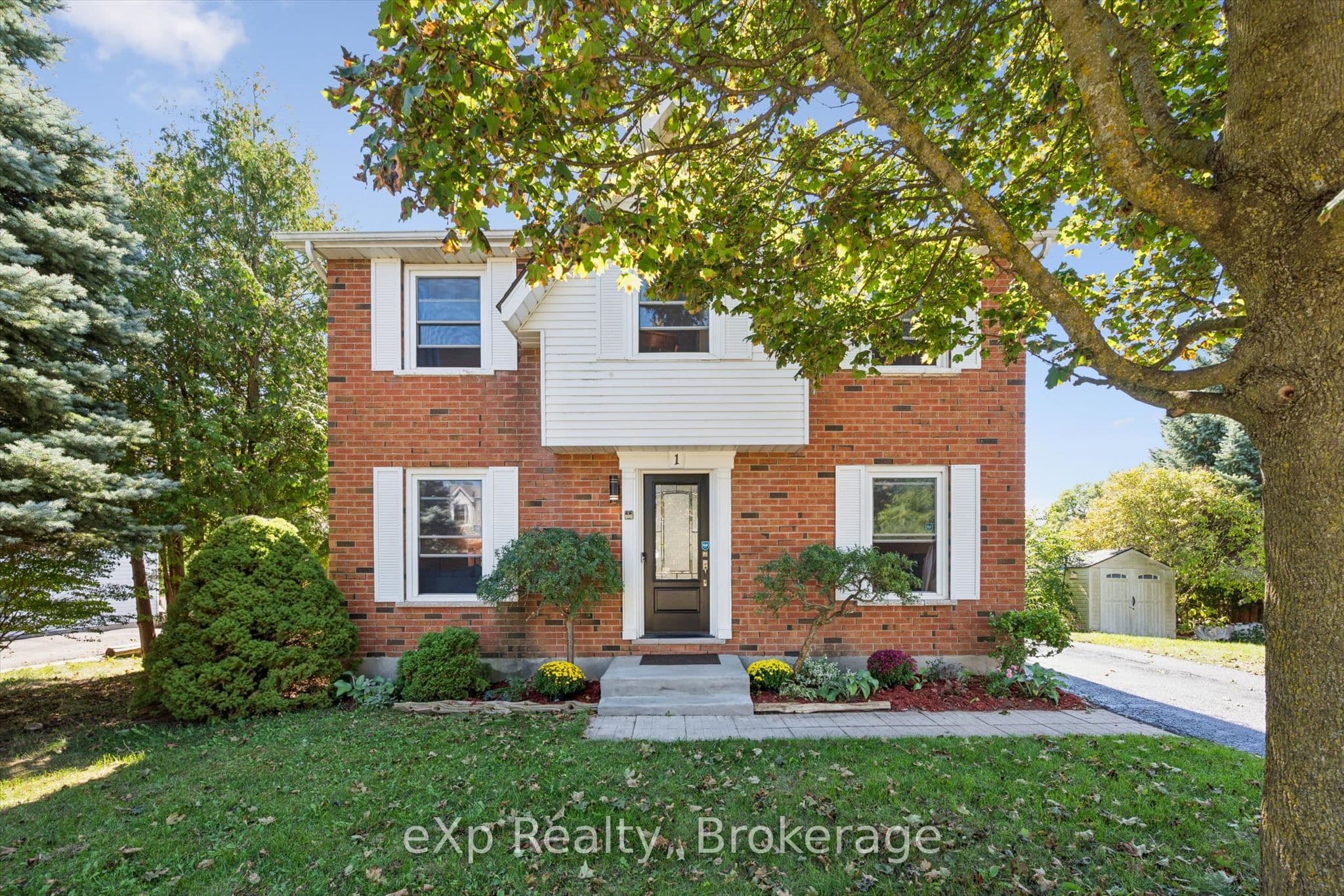 1 Chesterton Lane, Guelph, ON N1E 6T1