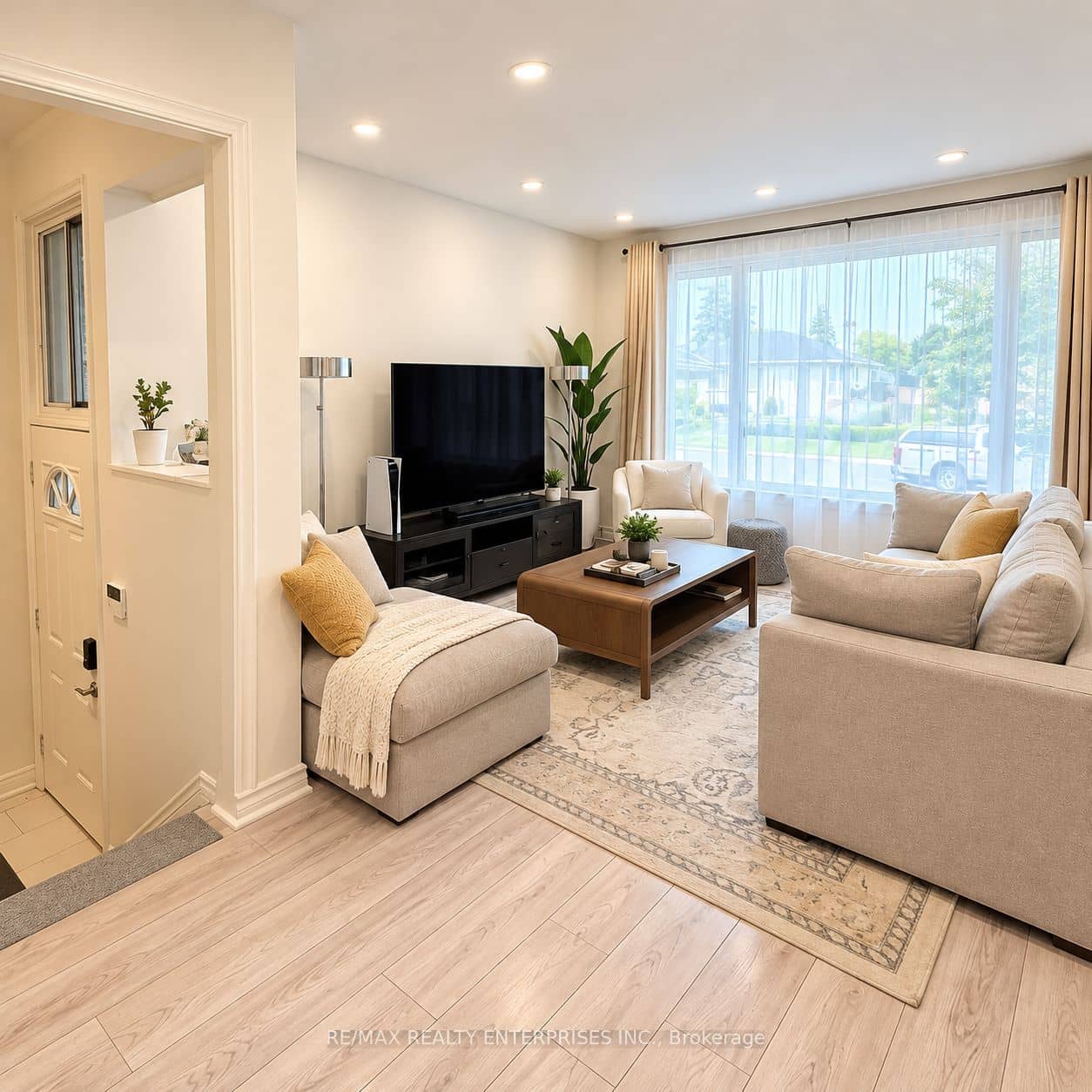 16 Warbeck Place, Toronto, ON M9R 3C3