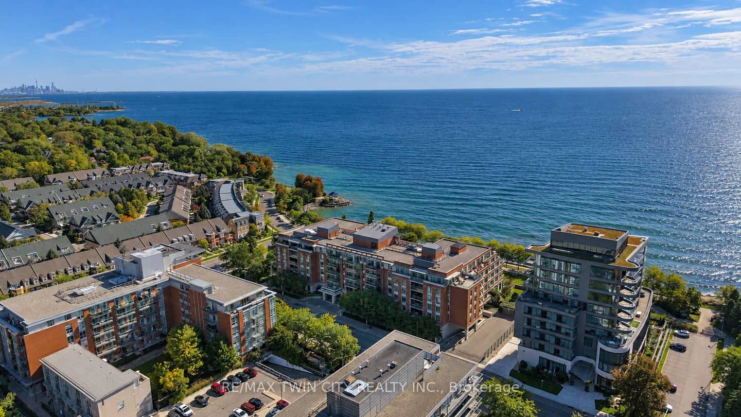 65 Port Street E 107, Mississauga, ON L5G 4V3