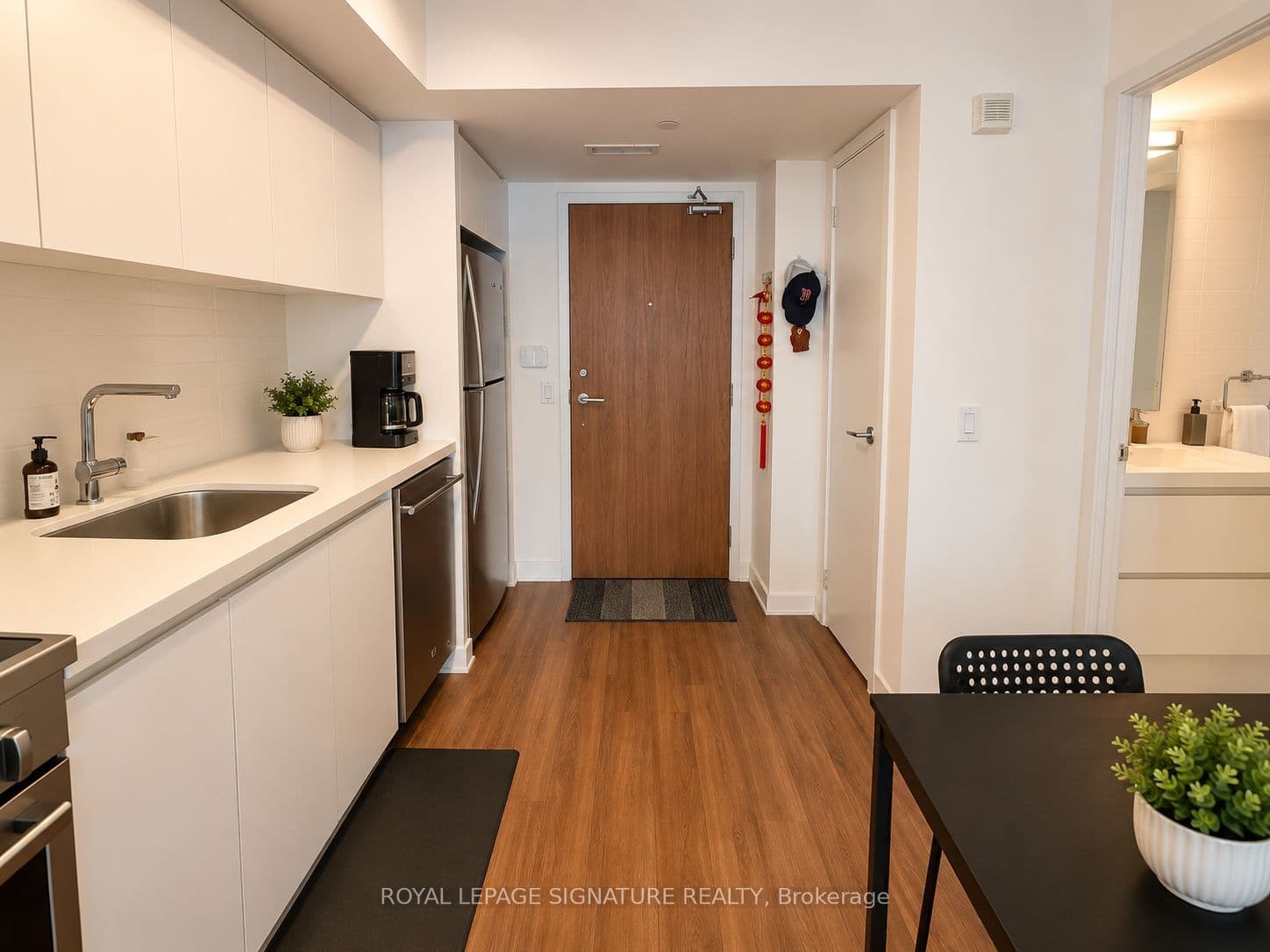 85 Queens Wharf Road 310, Toronto, ON M5V 0J9