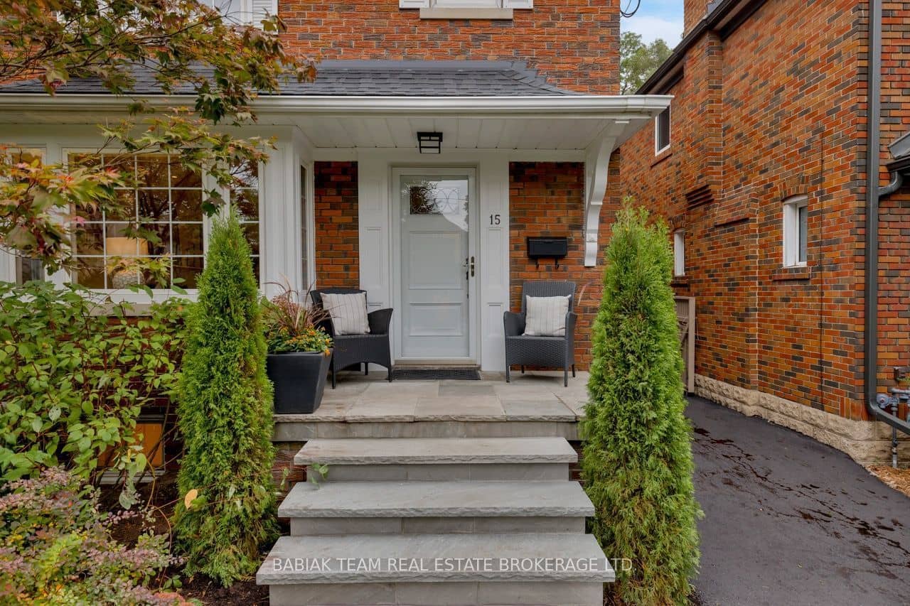 15 Bridgeview Road, Toronto, ON M6S 4M9