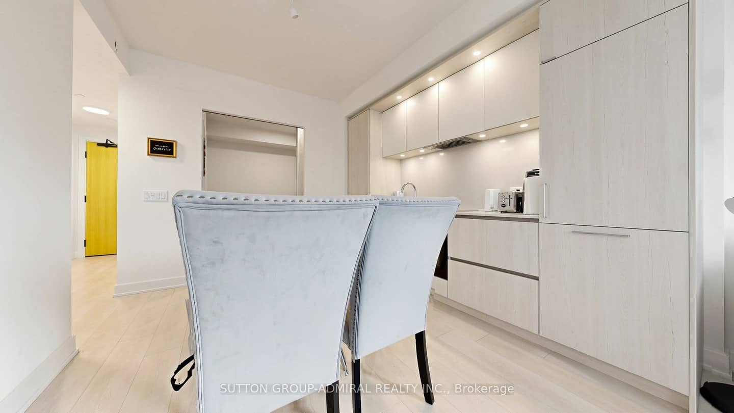 35 Mercer Street 3011, Toronto, ON M5V 0V1