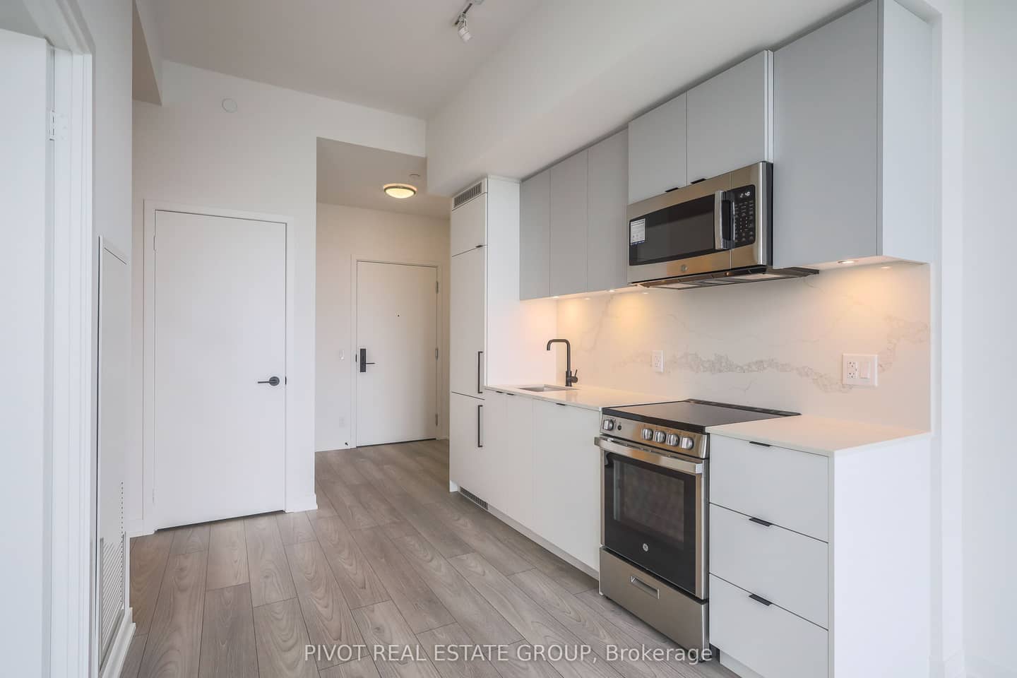 285 Dufferin Street 1406, Toronto, ON M6K 0J2