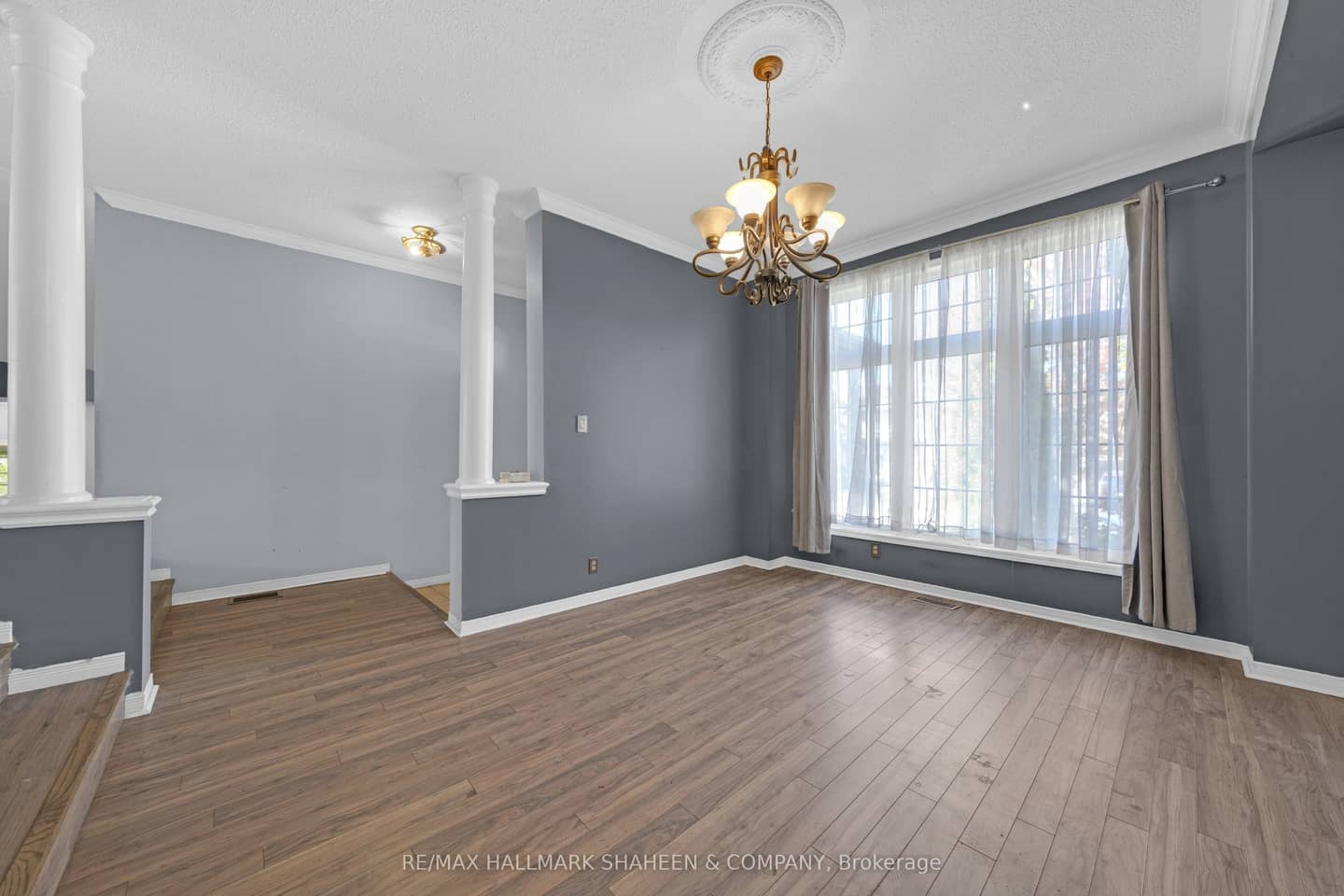 1529 Skyview Street, Oshawa, ON L1K 2S3