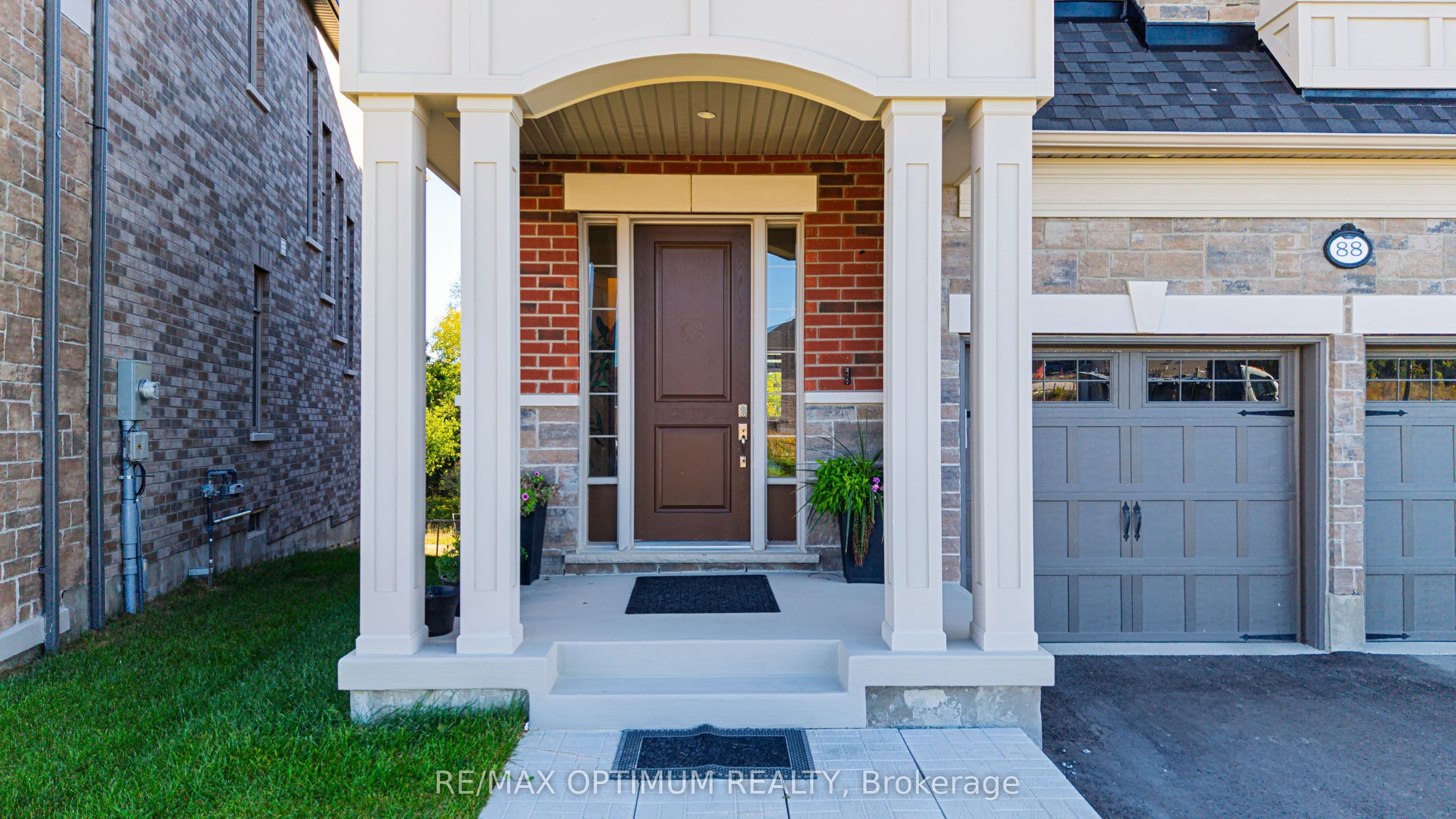88 Pheasant Ridge Drive, Whitby, ON L1P 0R9