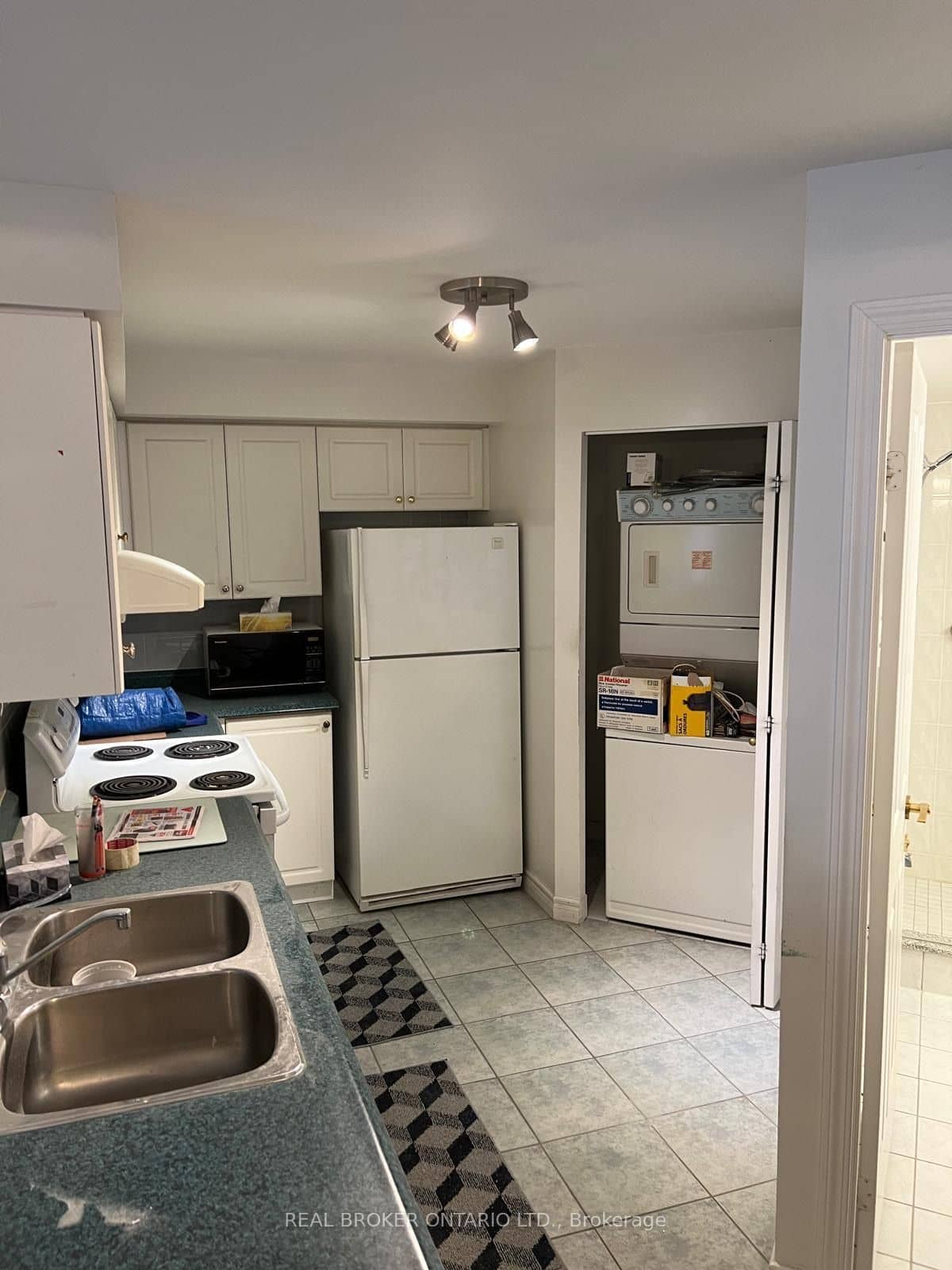 152 St Patrick Street 1107, Toronto, ON M5T 3J9