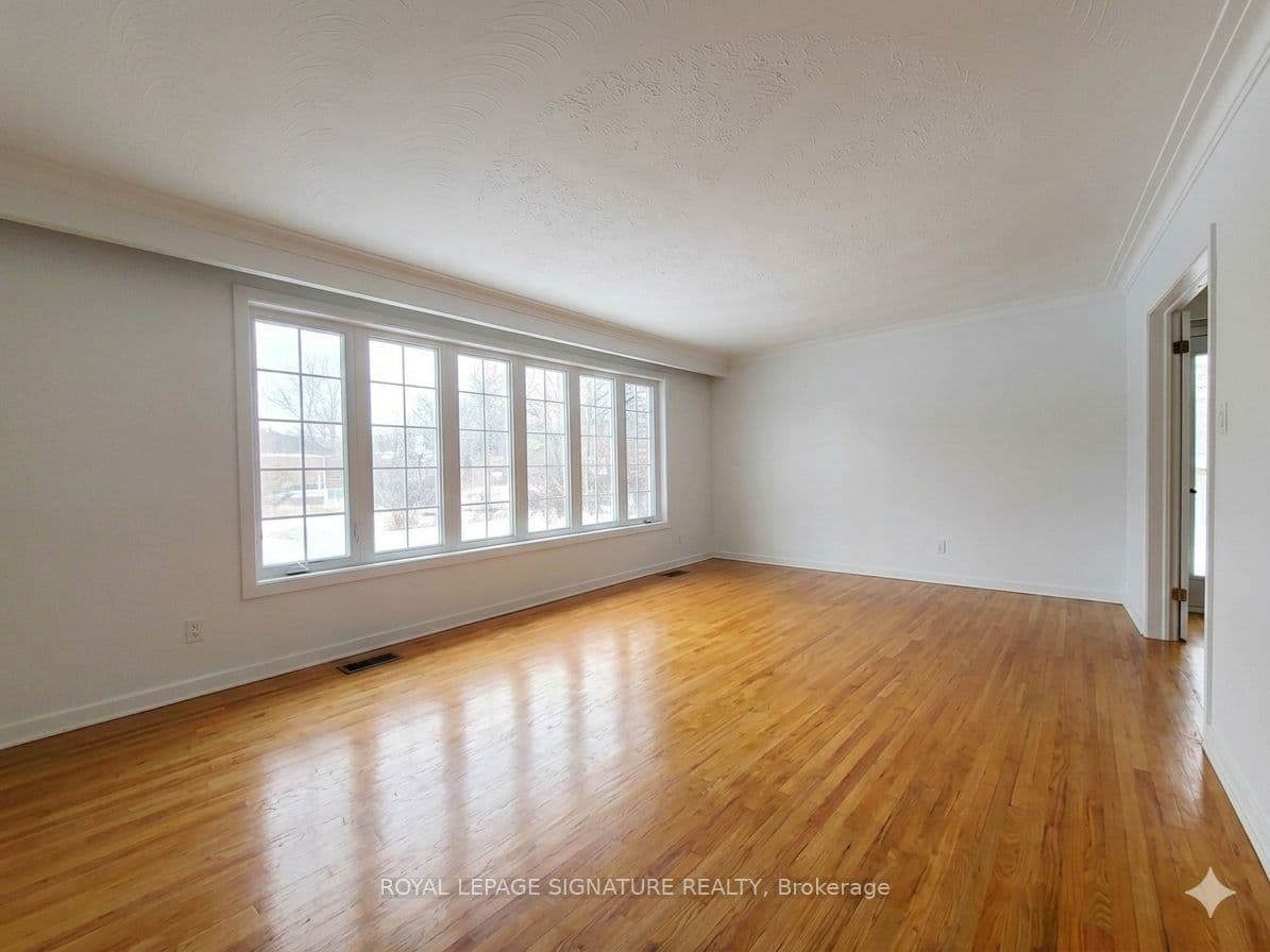 59 Valentine Drive, Toronto, ON M3A 3J7