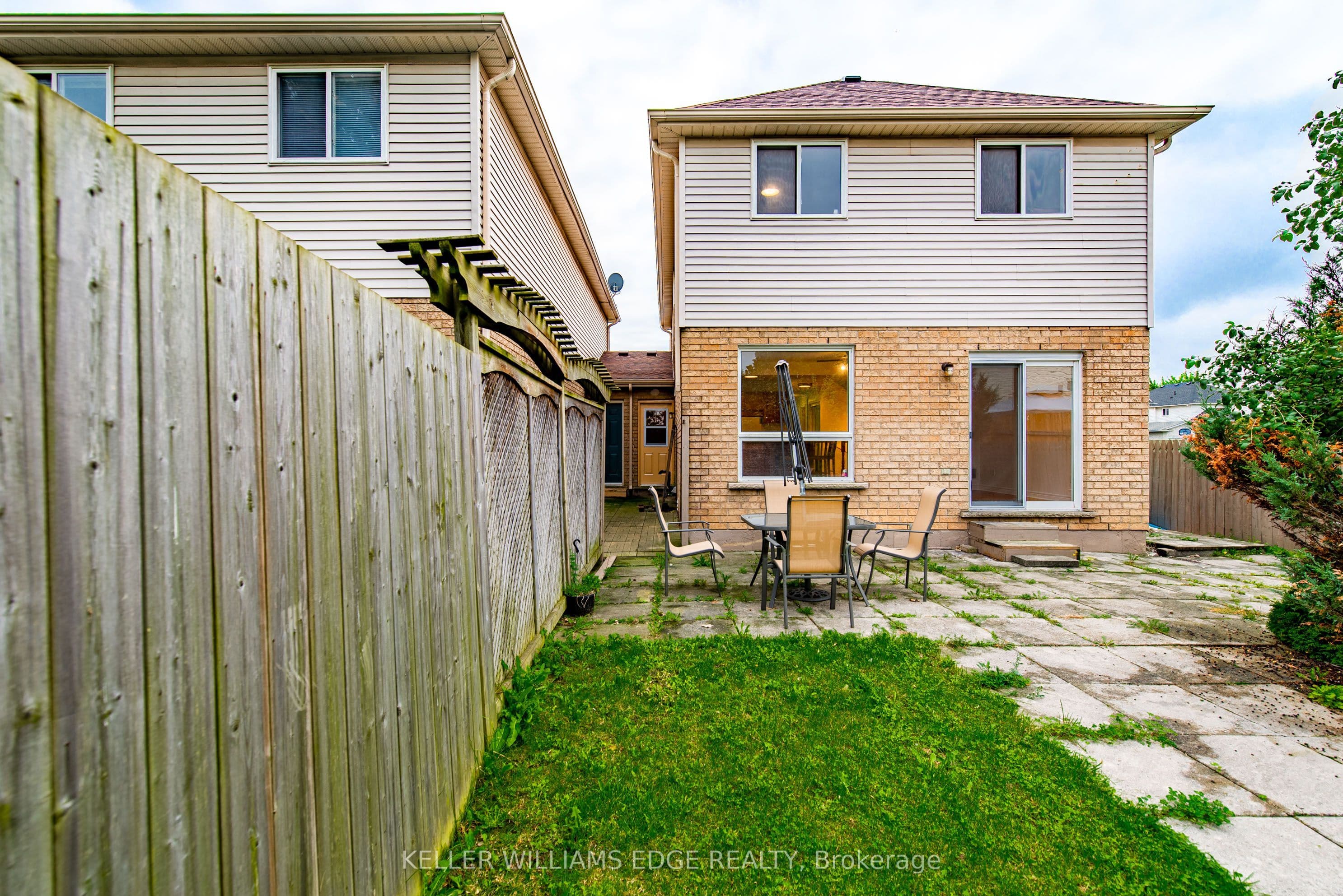 119 Summers Drive Room A, Thorold, ON L2V 5C7