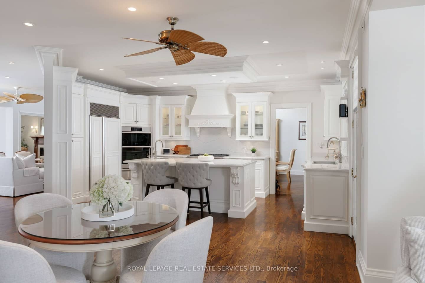 70 Shorewood Place, Oakville, ON L6K 3Y4